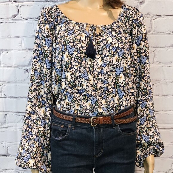 NWOT!! RW&Co long sleeve floral pattern shirt with front tassel ties - Picture 5 of 9